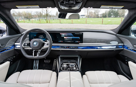 Editorial 2024 bmw 750e jw 1