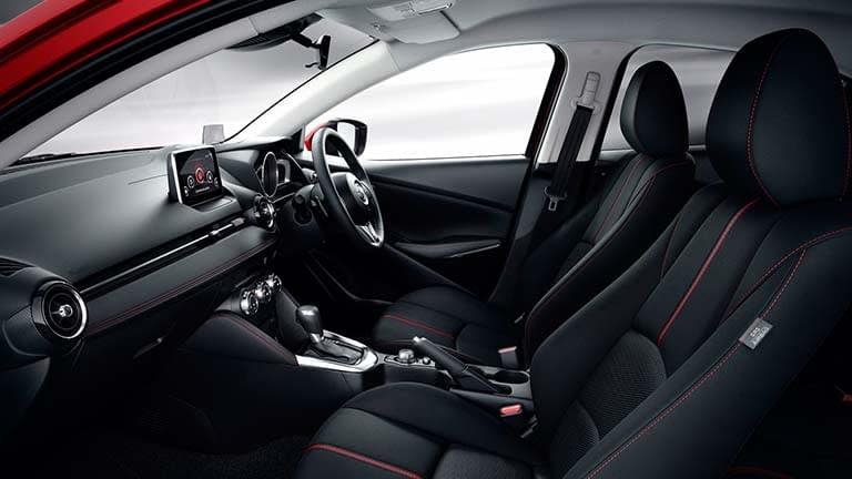 interiorul Mazda Demio