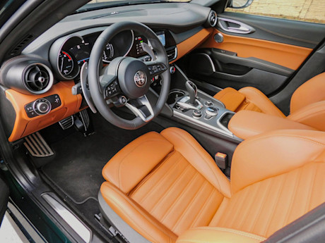 Editorial 2021 alfa romeo giulia ti sport awd 17 sh