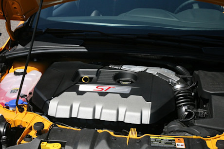 Editorial 2013fordfocusst jb 6 963