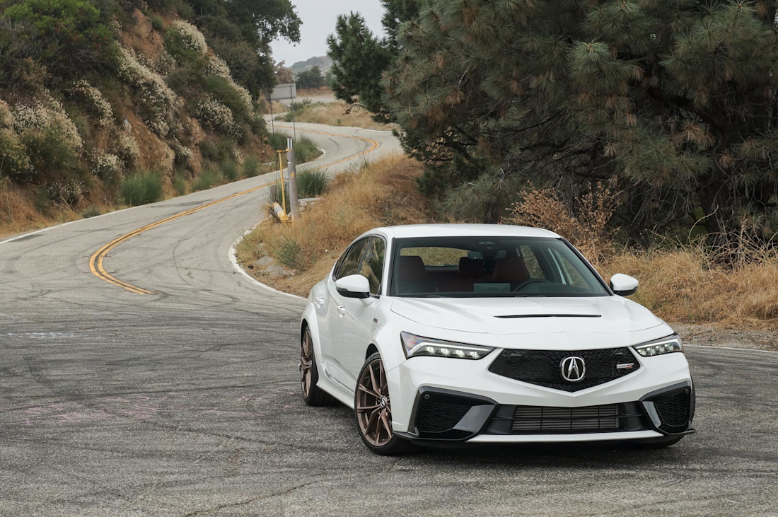 2024-acura-integra-type-s-td-230926-07-jv.jpg