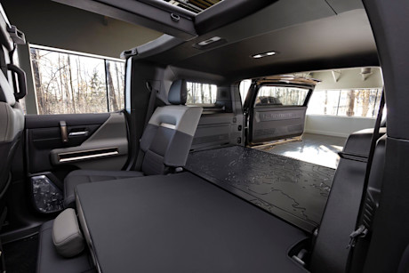 Editorial 2024 gmc hummer ev suv 240312 16 gmc