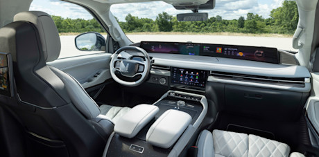 Editorial 2025 lincoln navigator l black label atmospheric 17
