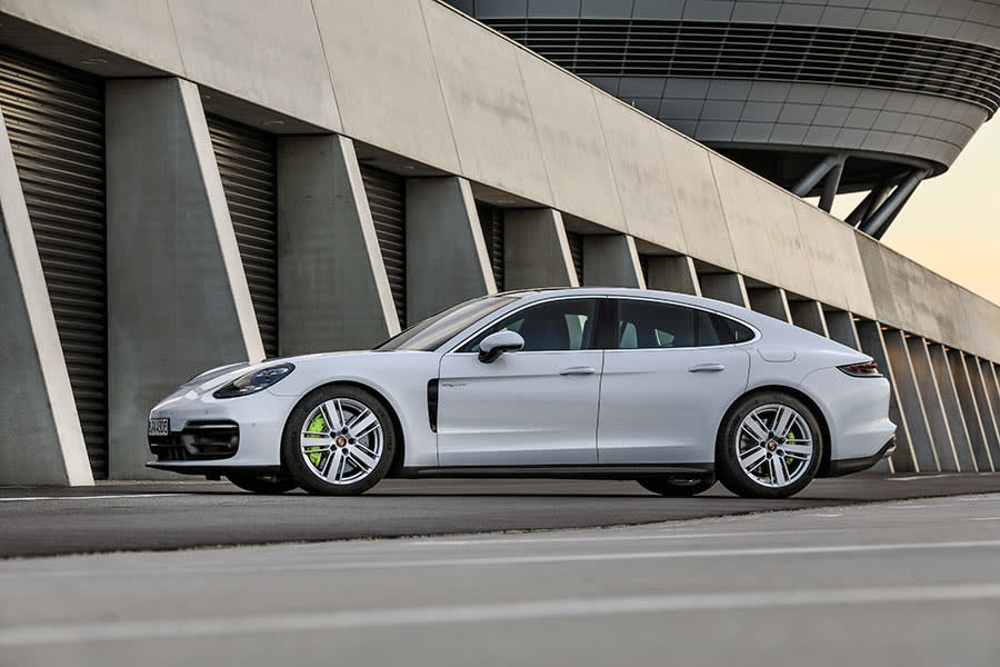 Porsche Panamera híbrido (1).jpg