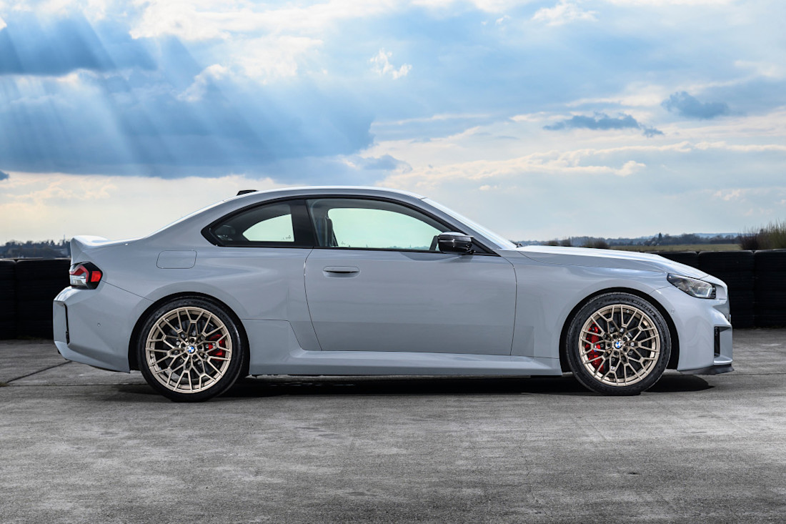 BMW-m2-cs-2025 (16).jpg