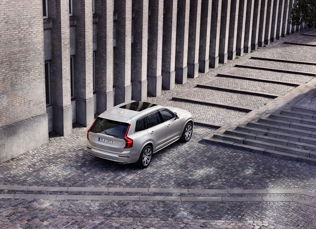 248342_New_Volvo_XC90_Inscription_T8_Twin_Engine_in_Birch_Light_Metallic