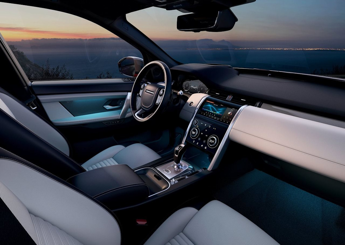 Land_Rover-Discovery_Sport-2020-1280-34.jpg