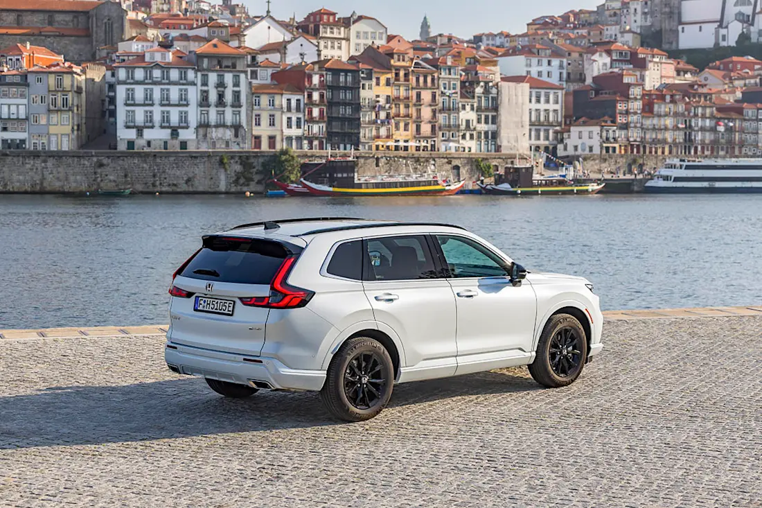 Honda CR-V (2023) static, rear view Honda CR-V (2023) static, rear view