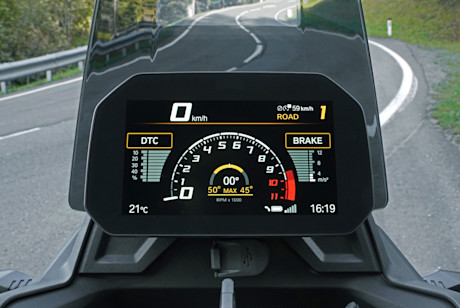 7 bmw-f-450-gs-2026-display