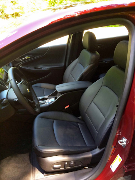 Editorial 11 pb 2016 chevrolet malibu hybrid