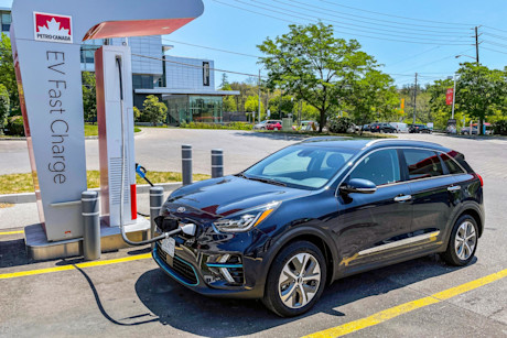 Editorial 2021 kia niro ev sx touring 09 ct