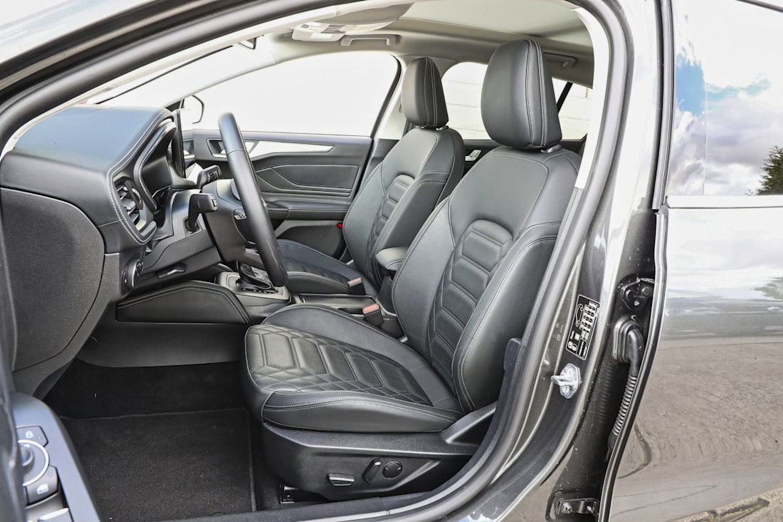 ford-focus-kia-ceed-2023-8.jpg