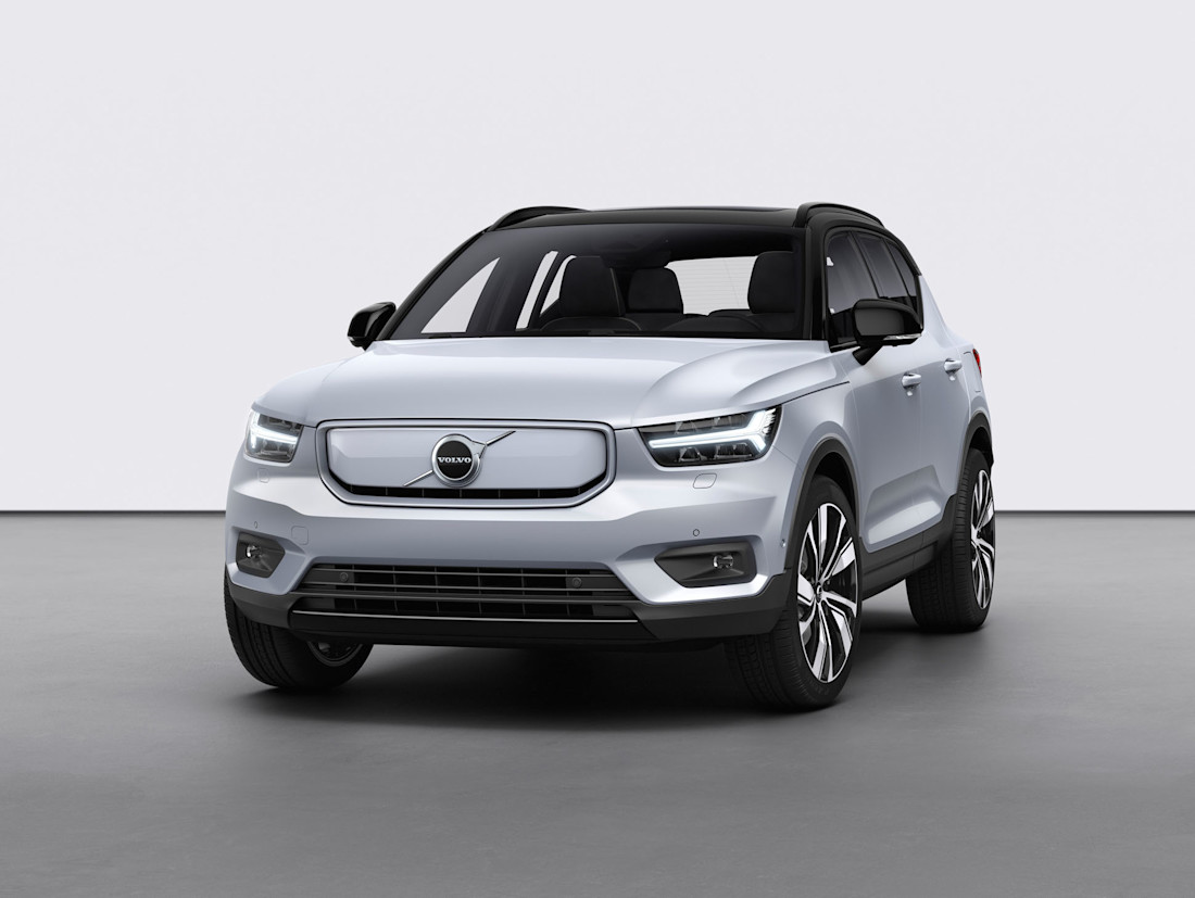 259192_Volvo_XC40_Recharge_P8_AWD_in_Glacier_Silver.jpg