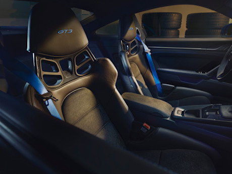 Editorial p21 0079 a3 rgb