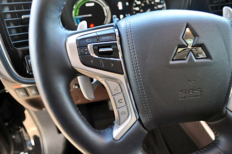 Editorial 2018 mitsubishi outlander phev gt s awc 46 mb