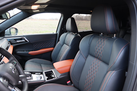 Editorial 2024 mitsubishi outlander phev gt premium 24
