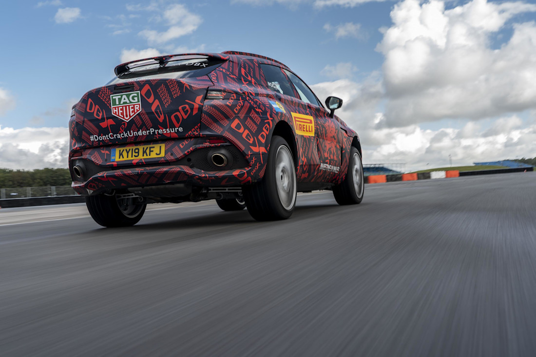 aston-martin-dbx- (4).jpg