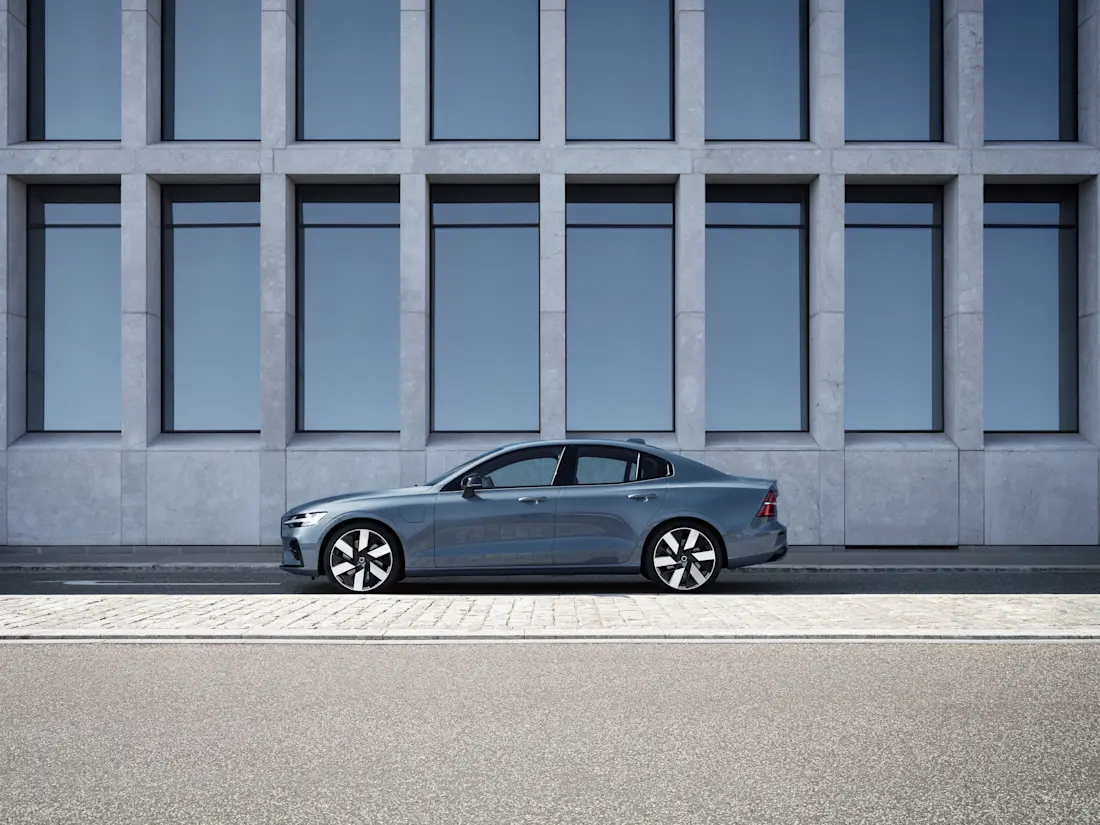 volvo-s60-recharge-side volvo-s60-recharge-side