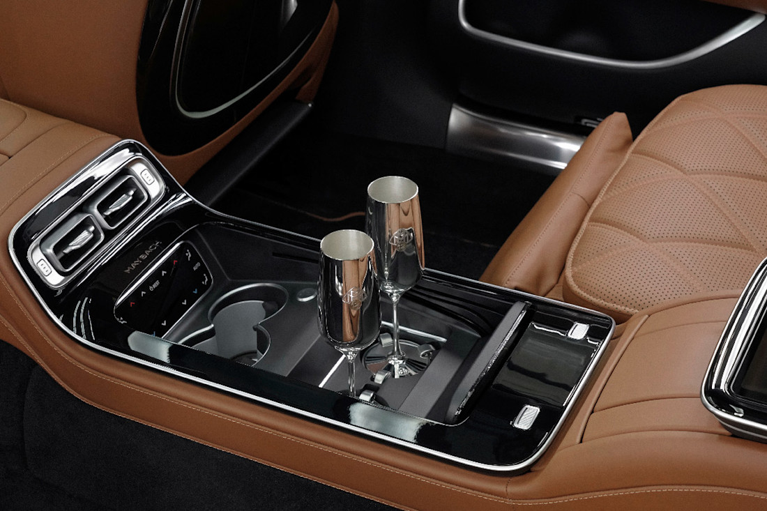 MERCEDES-MAYBACH-V12-EDITION-2025 (12).jpg