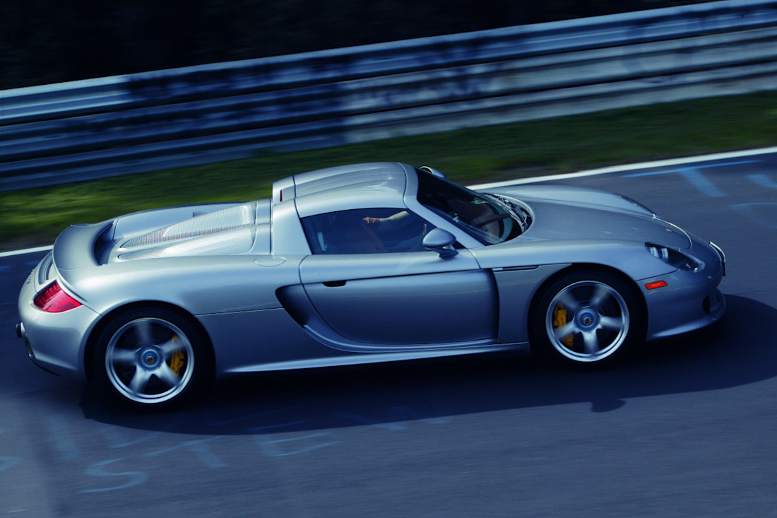 Porsche-Carrera-GT-2003 (1).jpg