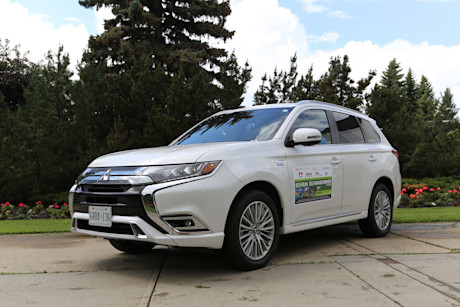 Editorial 2019 mitsubishi outlander phev gt 4wd 03 ts