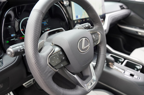 Lexus TX 500h 2026 : essai routier Body Image
