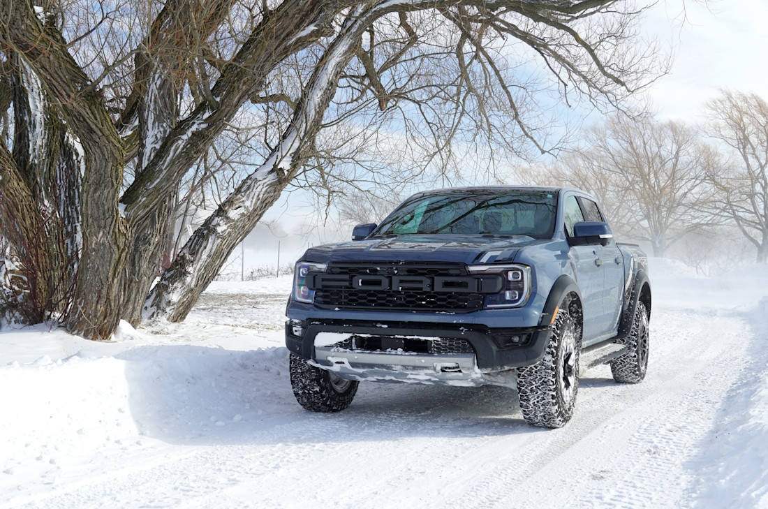 Le Ford Ranger Raptor soumis à une tempête hivernale