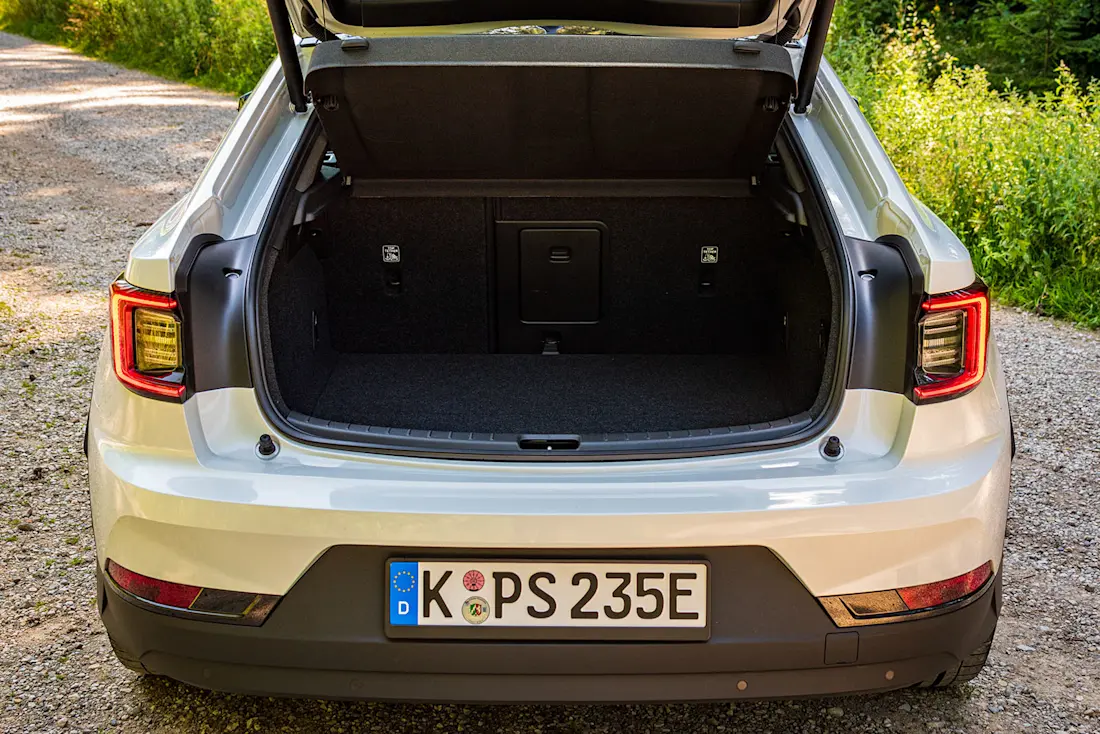 Polestar-2-2020-Trunk