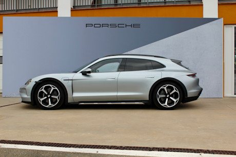 Editorial 2025 porsche taycan 4s cross tursimo 02