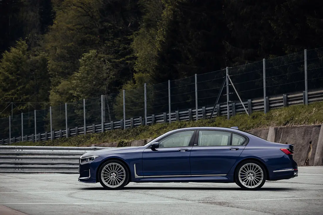 BMW-Alpina-B7-Track-side