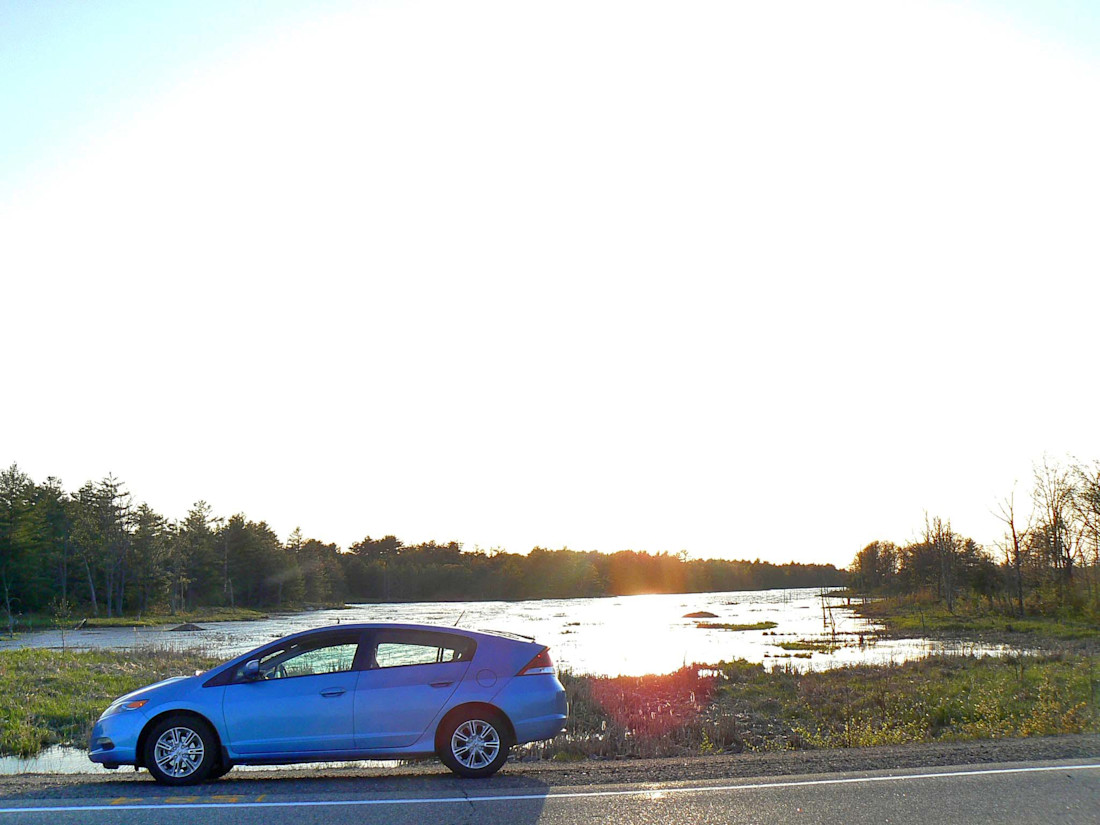 Editorial 2010 honda insight 02 jp