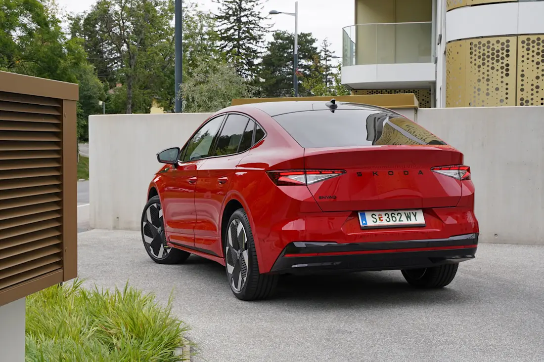 3 skoda-enyaq-coupe-rs-heck-seitlich