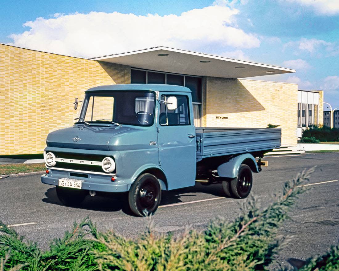 1S2V382Rg5QwU9sXo1Z3YB-c2c2c2727d09ca76550306c836b352ba-opel-bedford-blitz-front-1100