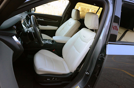 Cadillac XT6 Sport 2023 : essai routier Body Image