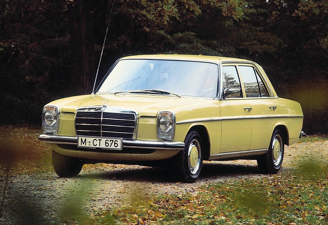 5Rntl5l1vgwWyD9GRE9WTS-8b6ed98bd92efd146e97353c4dd275ec-mercedes-benz-240-front-1100