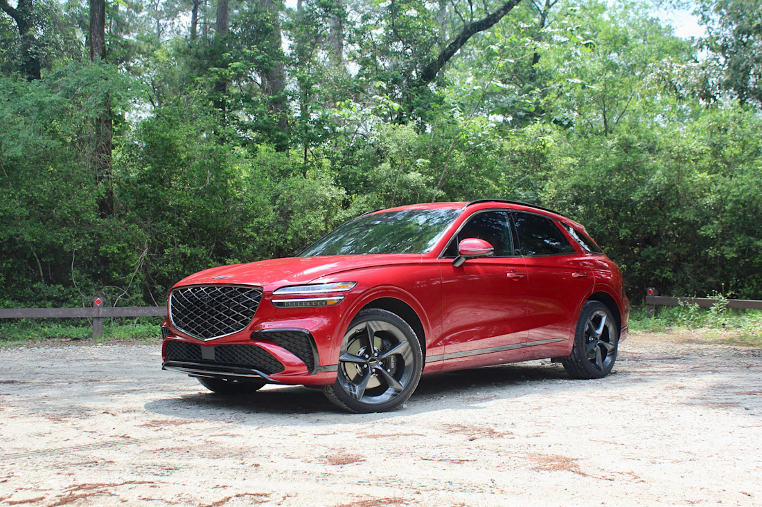 Editorial 2026 genesis gv70 35t sport awd fd pb 250405 16