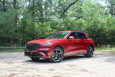 Editorial 2026 genesis gv70 35t sport awd fd pb 250405 16