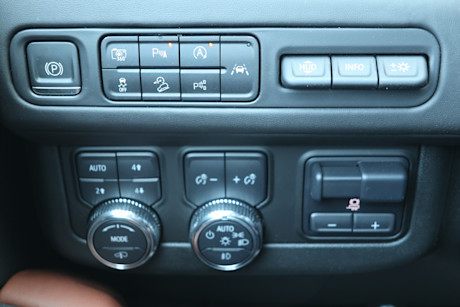 Editorial 2024 gmc yukon denali ultimate 19