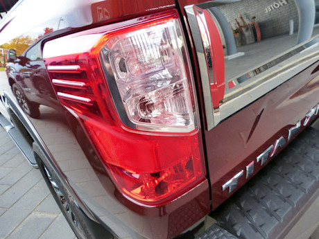 Editorial 2017 nissan titan 11 jb