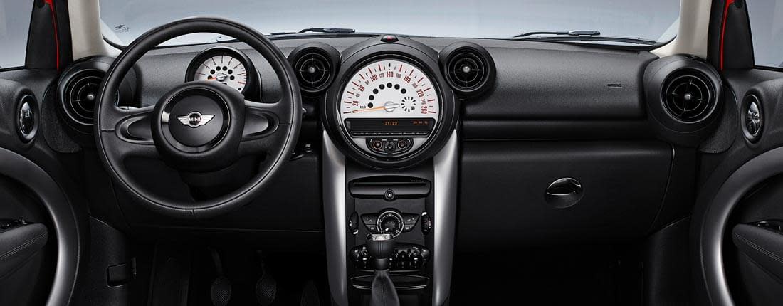 mini-one-d-countryman-interior