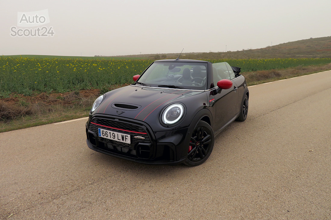1_mini cabrio jcw_apertura.JPG