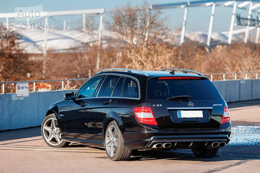 2010-Mercedes-Benz-C63-AMG-Estate-Michael-Schumacher-4