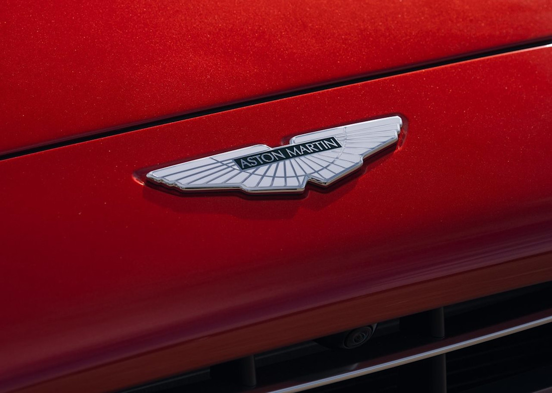 Aston_Martin-DBX-2021-1280-1d.jpg