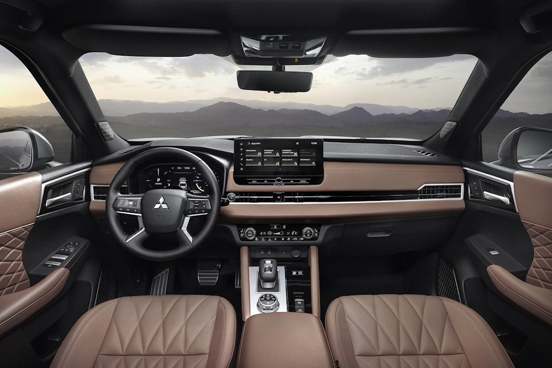 NewOutlanderPHEV(18).jpg