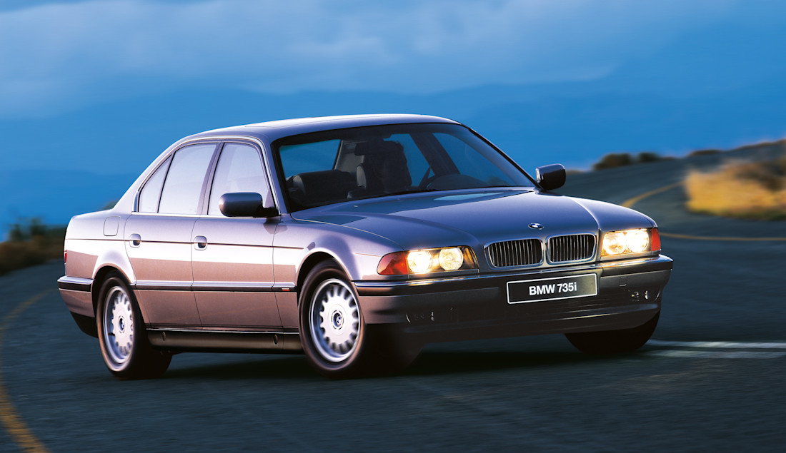 bmw-7-serie-e38-side