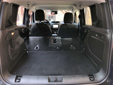 Editorial 2019 jeep renegade limited 4x4 27 jw
