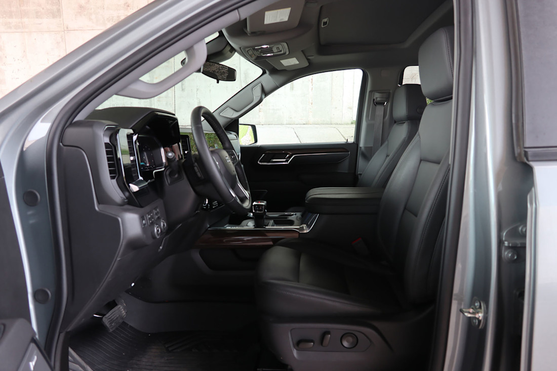 2026 Chevrolet Silverado 1500 Diesel Trail Boss - TD - JM - 260618 - 1.jpg