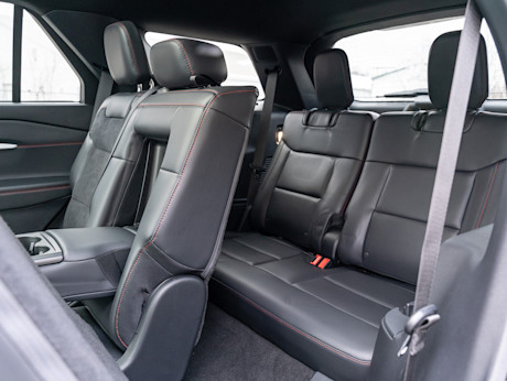 Editorial 2025 ford explorer st td jw 250127 28