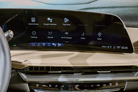 Editorial 2024 cadillac xt4 premium luxury p 230630 13 jm
