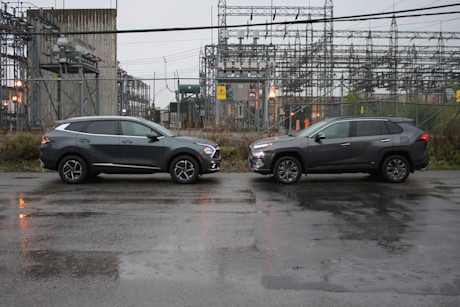 Kia Sportage HEV 2023 vs Toyota RAV4 Hybride 2022 : match comparatif Image